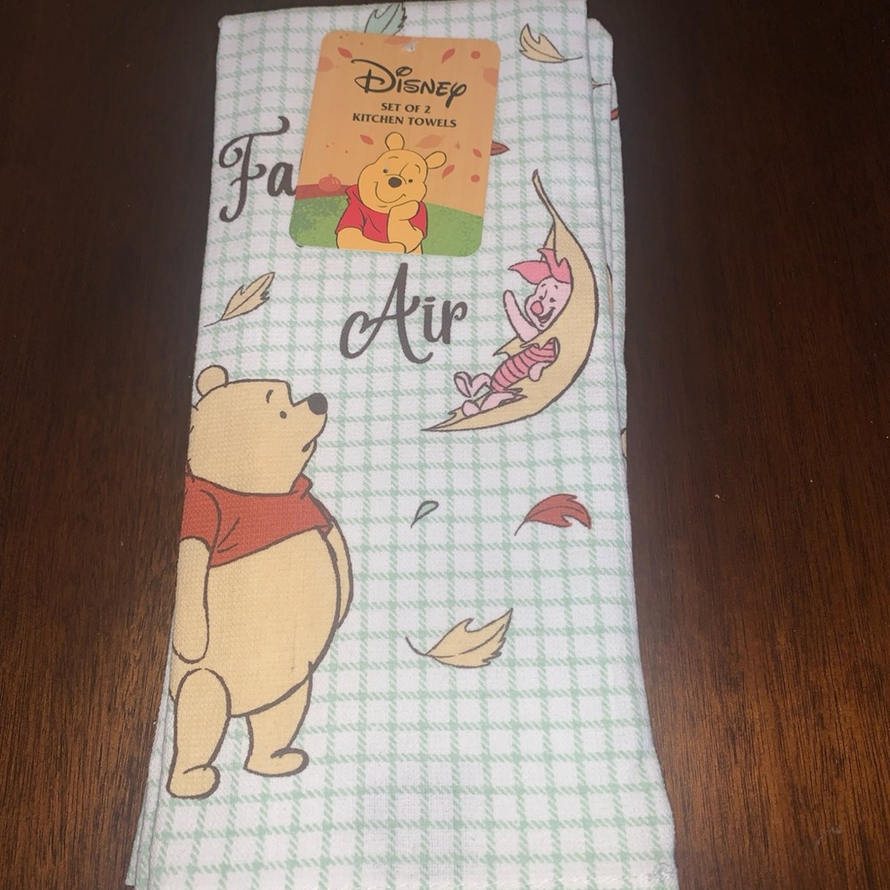 Disney Winnie & Piglet "Fall is in the Air” 2 pc Kitchen Dish Towel Set NWT